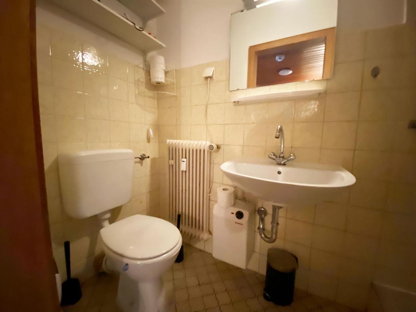 Cozy Apartment In Oberhausen Oberhausen  Dış mekan fotoğraf