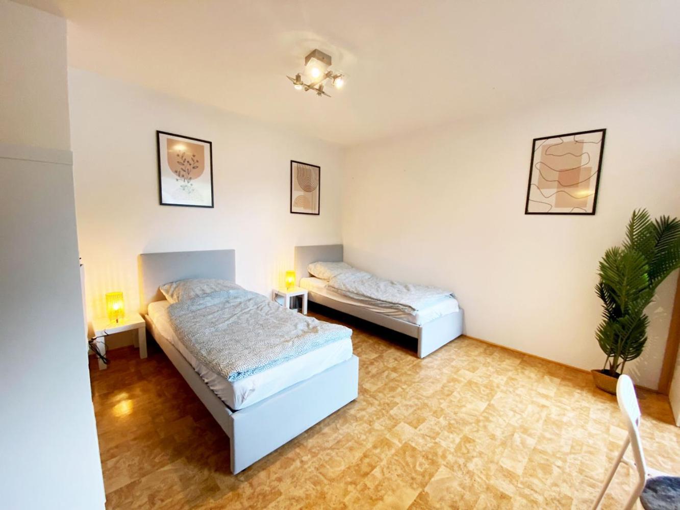 Cozy Apartment In Oberhausen Oberhausen  Dış mekan fotoğraf