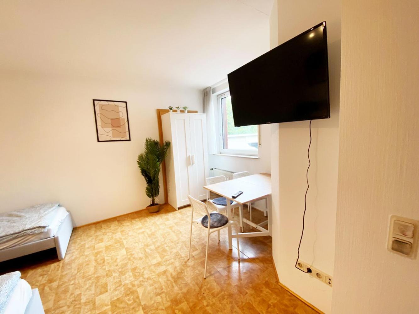 Cozy Apartment In Oberhausen Oberhausen  Dış mekan fotoğraf